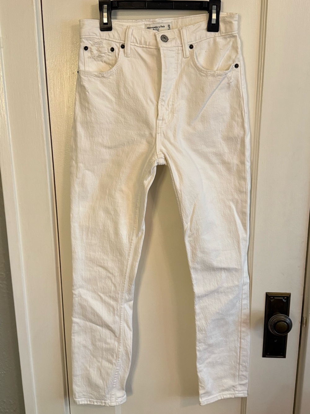 Abercrombie and Fitch The Skinny High Rise white jeans - Size 25 R / 0 regular